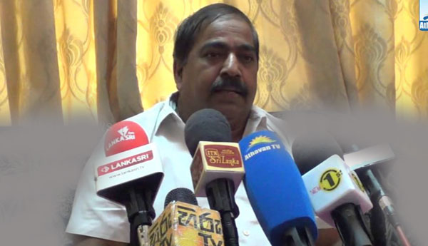 சி.வி.விக்னேஸ்வரனுக்கு எதிராக நம்பிக்கையில்லாப் பிரேணை – சுரேஸ் பிரேமச்சந்திரன்