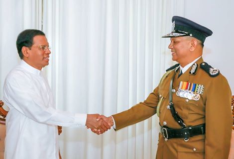 பொலிஸ் மா அதிபரை புகழ்ந்த ஜனாதிபதி பொலிஸ் மா அதிபரை புகழ்ந்த ஜனாதிபதி