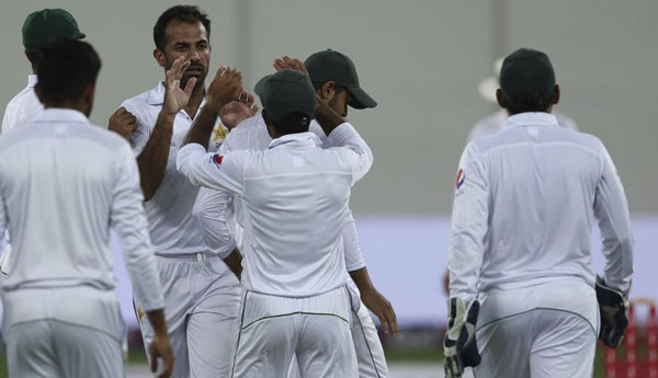 குறைந்த ஓட்டங்களுக்கு விக்கட்டுக்களை இழந்த நிலையில் இலங்கை அணி…