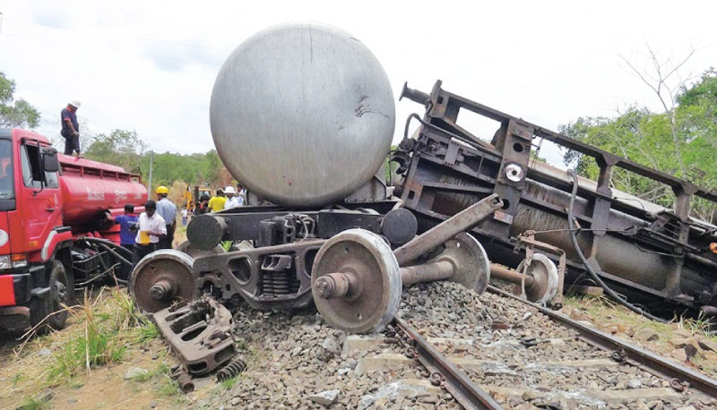 மட்டக்களப்பு புகையிரத சேவை தொடர்ந்தும் பாதிப்பு…