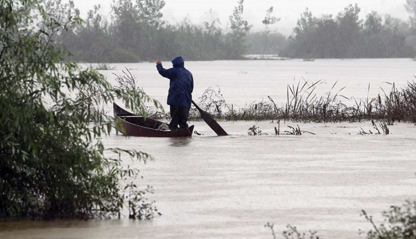கடும் மழை, வெள்ளம் – 7 பேர் உயிரிழப்பு…