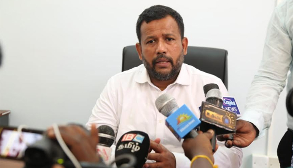 வடக்கு, கிழக்கில் செயலிழந்துள்ள தொழிற்சாலைகள் அடுத்த ஆண்டு மீள ஆரம்பிக்கப்படும் – அமைச்சர் ரிஷாட்!