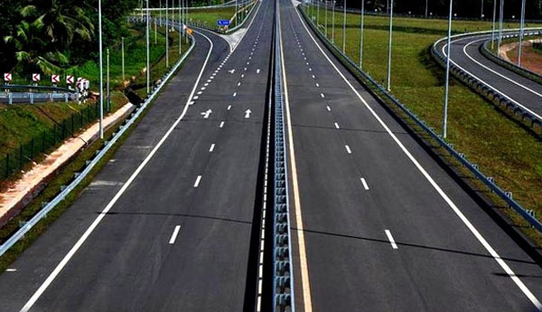 அதிவேக நெடுஞ்சாலையில் பணம் செலுத்த இலத்திரனியல் அட்டை முறை அறிமுகம்… அதிவேக நெடுஞ்சாலையில் பணம் செலுத்த இலத்திரனியல் அட்டை முறை அறிமுகம்…