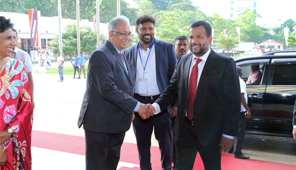 பாதணி மற்றும் தோற்பொருள் கண்காட்சியின் இறுதி நாள் விருது வழங்கும் நிகழ்வில் அமைச்சர் ரிஷாட் பதியுதீன்…