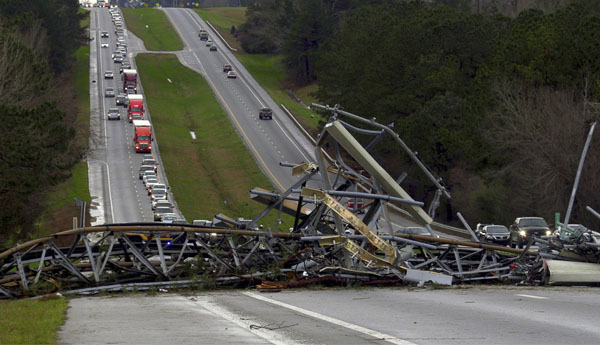 அமெரிக்காவை தாக்கிய சூறாவளி – உயிரிழந்தோர் எண்ணிக்கை அதிகரிப்பு…