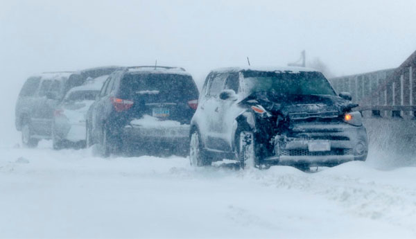 அமெரிக்காவில் பனிப்புயல்- 1400 விமானங்கள் இரத்து…