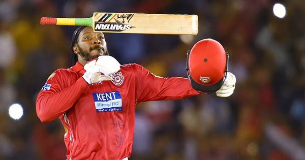 இளம் வேகப்பந்து வீச்சாளர்கள் எனது தலைக்கு குறி வைக்கிறார்கள் – கெய்ல்