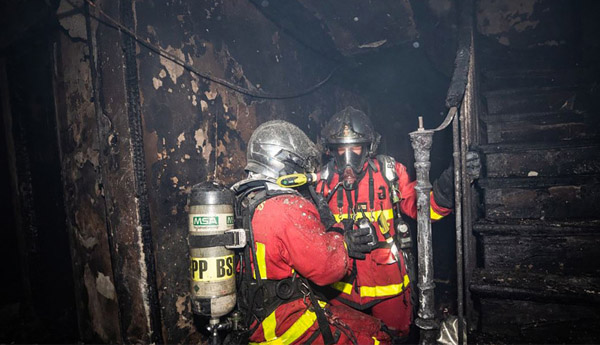 பிரான்சில் அடுக்குமாடி குடியிருப்பில் தீ விபத்து