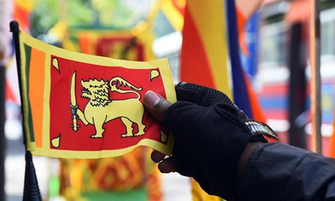தேசியக் கொடியைப் பறக்க விடுமாறு கோரிக்கை தேசியக் கொடியைப் பறக்க விடுமாறு கோரிக்கை