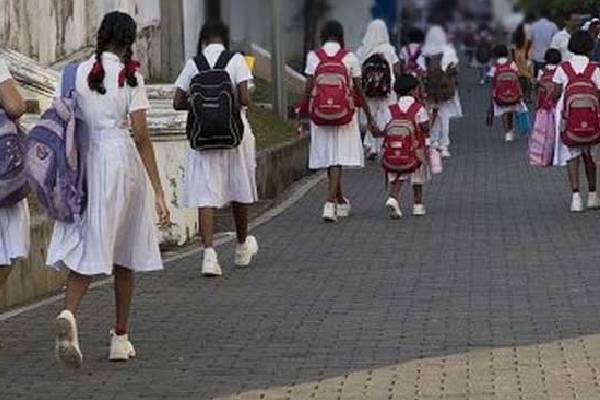 குருநாகலில் தனது வகுப்பாசிரியரால் துஷ்பிரயோகத்திற்கு உட்படுத்தப்பட்ட மாணவி..!<br />