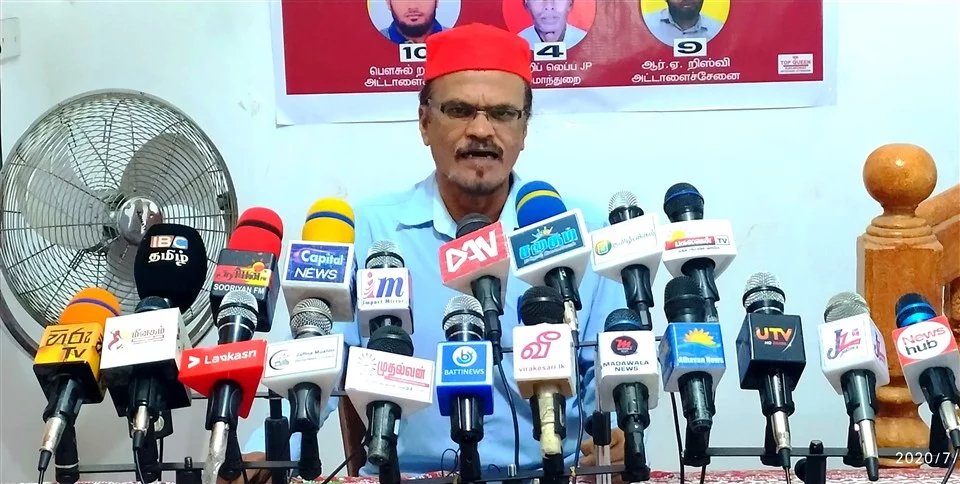 பிள்ளையானை பாராளுமன்ற குழு அமைத்து விசாரிப்பதுடன் அவரது பாராளுமன்ற உறுப்பினர் பதவியை இடை நிறுத்த வேண்டும்..! பிள்ளையானை பாராளுமன்ற குழு அமைத்து விசாரிப்பதுடன் அவரது பாராளுமன்ற உறுப்பினர் பதவியை இடை நிறுத்த வேண்டும்..!