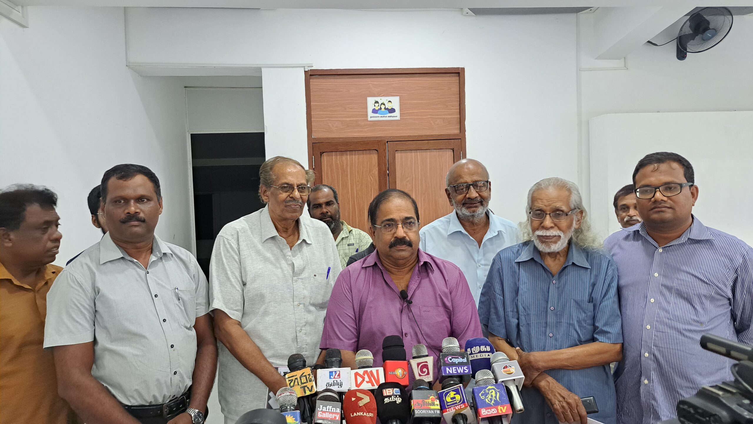 வடக்கு – கிழக்கில் எதிர்வரும் 20ஆம் திகதி பூரண ஹர்த்தால் முஸ்லிம் தரப்பின் ஆதரவுடன் தமிழ்க் கட்சிகள் ஏகோபித்து அழைப்பு..! வடக்கு – கிழக்கில் எதிர்வரும் 20ஆம் திகதி பூரண ஹர்த்தால் முஸ்லிம் தரப்பின் ஆதரவுடன் தமிழ்க் கட்சிகள் ஏகோபித்து அழைப்பு..!
