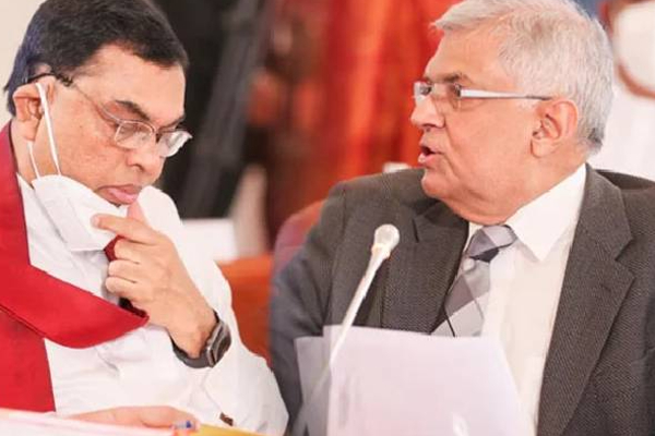 கொழும்பு அரசியலில் திடீரென ஏற்பட்ட பரபரப்பு: கடும் மோதலில் ரணில் – பசில் ராஜபக்ஷ..! கொழும்பு அரசியலில் திடீரென ஏற்பட்ட பரபரப்பு: கடும் மோதலில் ரணில் – பசில் ராஜபக்ஷ..!