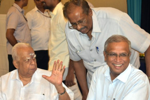 “என்னை பதவி விலக சொல்வதற்கு சுமந்திரன் யார்..?” – சம்பந்தன் கேள்வி..! “என்னை பதவி விலக சொல்வதற்கு சுமந்திரன் யார்..?” – சம்பந்தன் கேள்வி..!
