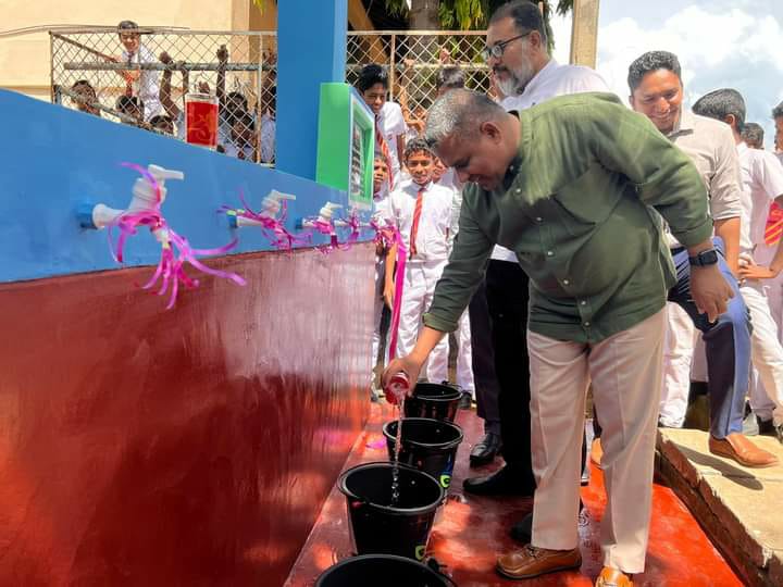 தௌபீக் எம்.பி யினால் கிண்ணியா மத்திய கல்லூரியின் பாவனைக்காக நீர்த்தாங்கி கையளிப்பு..! தௌபீக் எம்.பி யினால் கிண்ணியா மத்திய கல்லூரியின் பாவனைக்காக நீர்த்தாங்கி கையளிப்பு..!