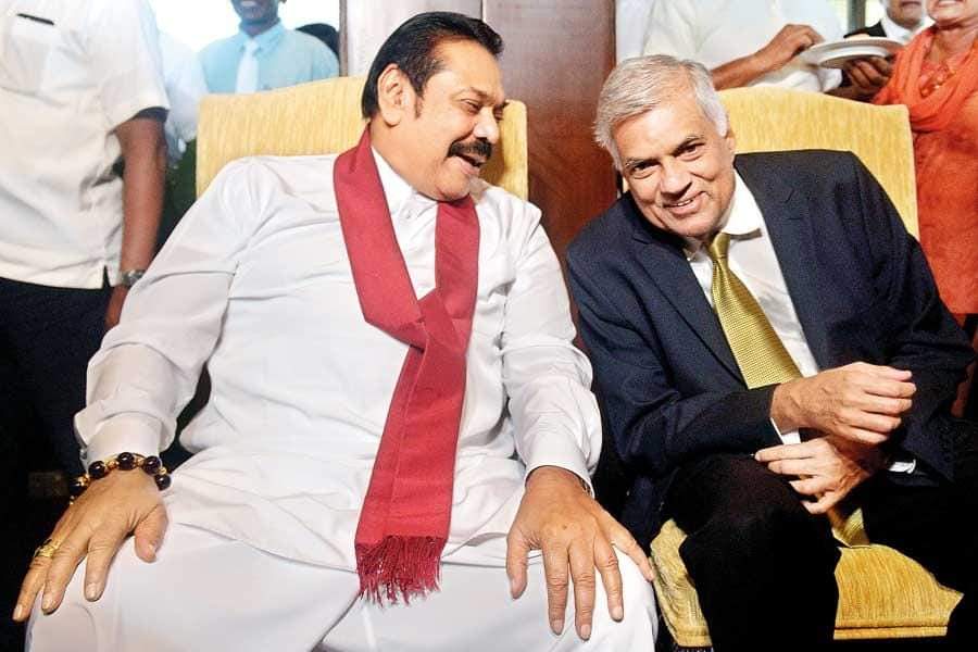 நாணலென வளையும் அரசியலில் தும்பிக்கையில் துளிர்க்கும் மொட்டு! நாணலென வளையும் அரசியலில் தும்பிக்கையில் துளிர்க்கும் மொட்டு!
