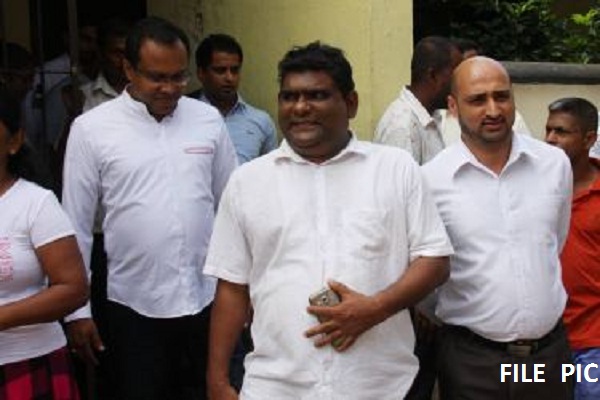 விமலின் மூன்று பாராளுமன்ற உறுப்பினர்களும் சஜித்தின் சமகி ஜன பலவேகவில் இணைய மாட்டார்கள்..! விமலின் மூன்று பாராளுமன்ற உறுப்பினர்களும் சஜித்தின் சமகி ஜன பலவேகவில் இணைய மாட்டார்கள்..!