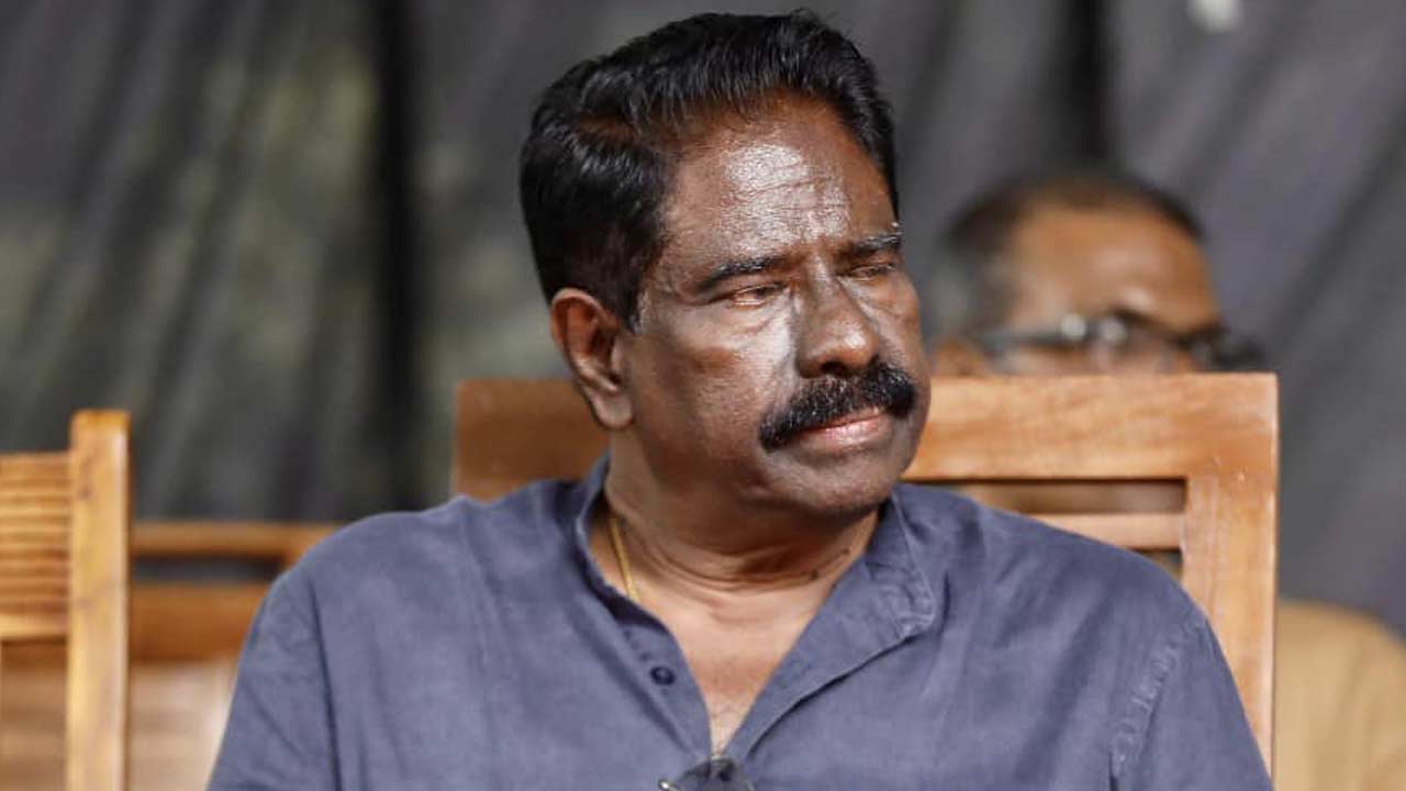 முன்னாள் அமைச்சர் விஜித் விஜயமுனி சொய்சா கைது முன்னாள் அமைச்சர் விஜித் விஜயமுனி சொய்சா கைது