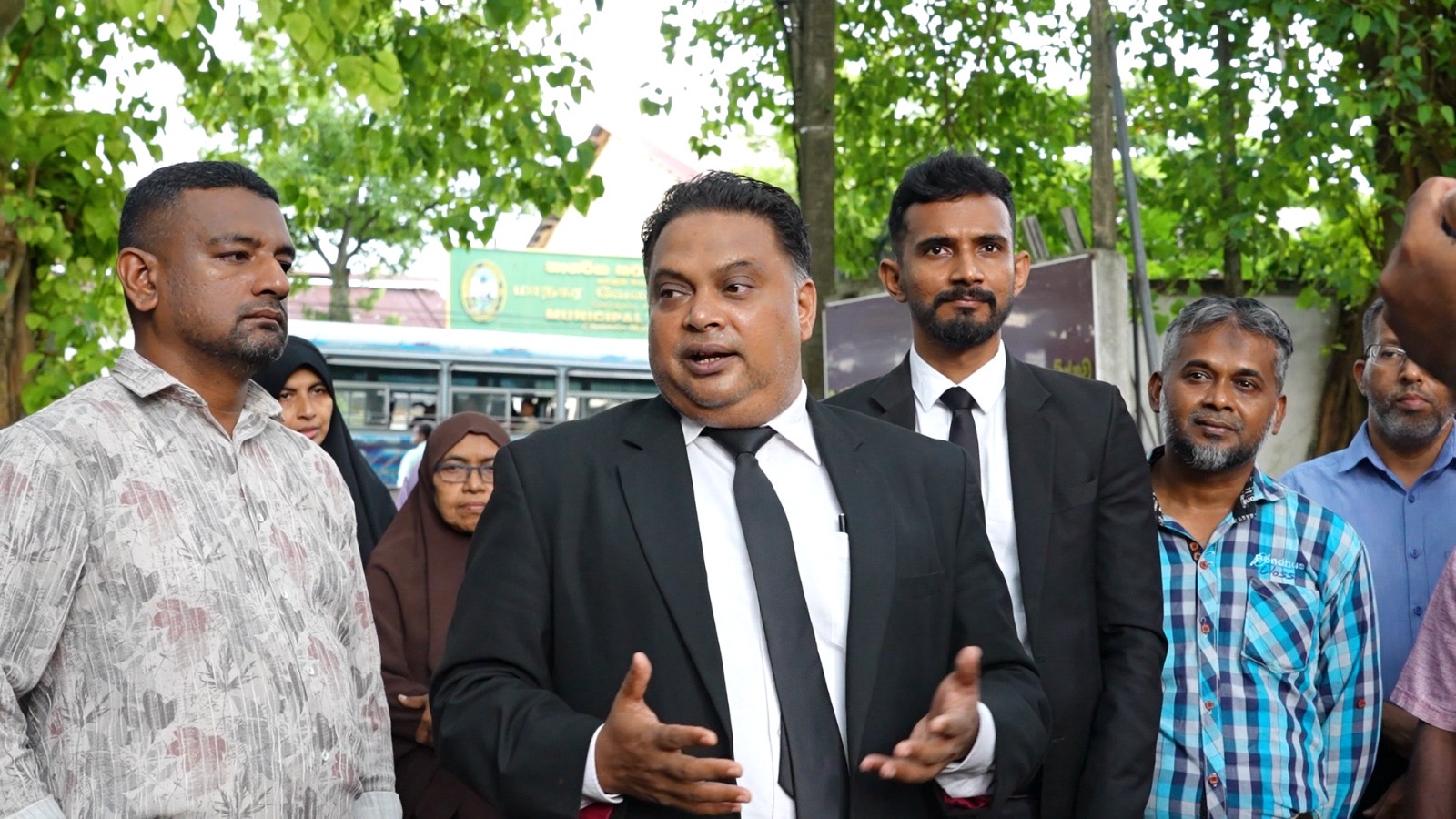 கல் எளிய பெண்கள் மத்ரஸா – வக்ப் சபை வரலாற்றுத் தீர்ப்பு. கல் எளிய பெண்கள் மத்ரஸா – வக்ப் சபை வரலாற்றுத் தீர்ப்பு.