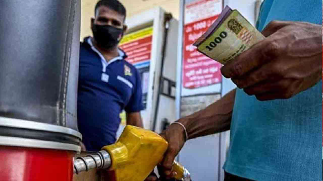 எரிபொருள் விலைகளில் மாற்றம்- வௌியான அறிவிப்பு எரிபொருள் விலைகளில் மாற்றம்- வௌியான அறிவிப்பு