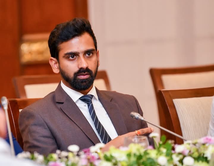 “பஸ் விபத்தில் உயிரிழந்த அனைவரின் குடும்பத்தினருக்கும் ஆழ்ந்த இரங்கலைத் தெரிவித்துக் கொள்வதோடு, காயமடைந்தவர்கள் விரைவில் குணமடைய பிரார்த்திக்கிறேன்!.. – ஜீவன் தொண்டமான்.” “பஸ் விபத்தில் உயிரிழந்த அனைவரின் குடும்பத்தினருக்கும் ஆழ்ந்த இரங்கலைத் தெரிவித்துக் கொள்வதோடு, காயமடைந்தவர்கள் விரைவில் குணமடைய பிரார்த்திக்கிறேன்!.. – ஜீவன் தொண்டமான்.”