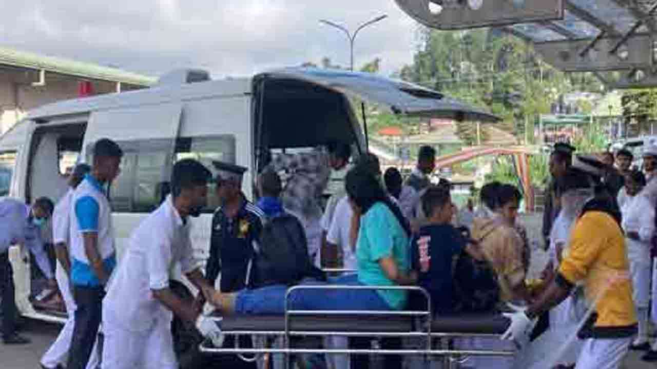 காயமடைந்தவர்களை கொழும்பு அழைத்துவர விசேட நடவடிக்கை காயமடைந்தவர்களை கொழும்பு அழைத்துவர விசேட நடவடிக்கை