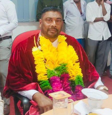 புதிய தவிசாளராக இன்று தெரிவு செய்யப்பட்ட மஹ்திக்கு இம்றான் மஃரூப் எம்பி வாழ்த்து புதிய தவிசாளராக இன்று தெரிவு செய்யப்பட்ட மஹ்திக்கு இம்றான் மஃரூப் எம்பி வாழ்த்து