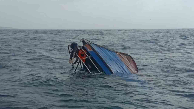மற்றுமொரு மீன்பிடி படகு விபத்து மற்றுமொரு மீன்பிடி படகு விபத்து