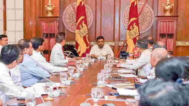 உற்பத்திக் கைத்தொழிற்துறையை வலுப்படுத்த அரசாங்கத்தின் ஆதரவு உற்பத்திக் கைத்தொழிற்துறையை வலுப்படுத்த அரசாங்கத்தின் ஆதரவு